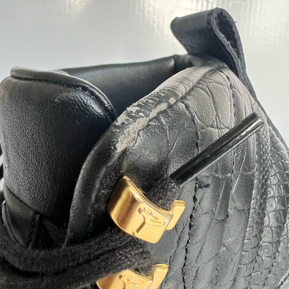 Women’s Air Jordon 12 Retro size 7 - Picture 9 of 16